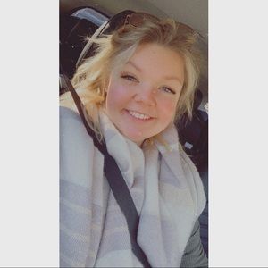 Meet your Posher, Vittoria